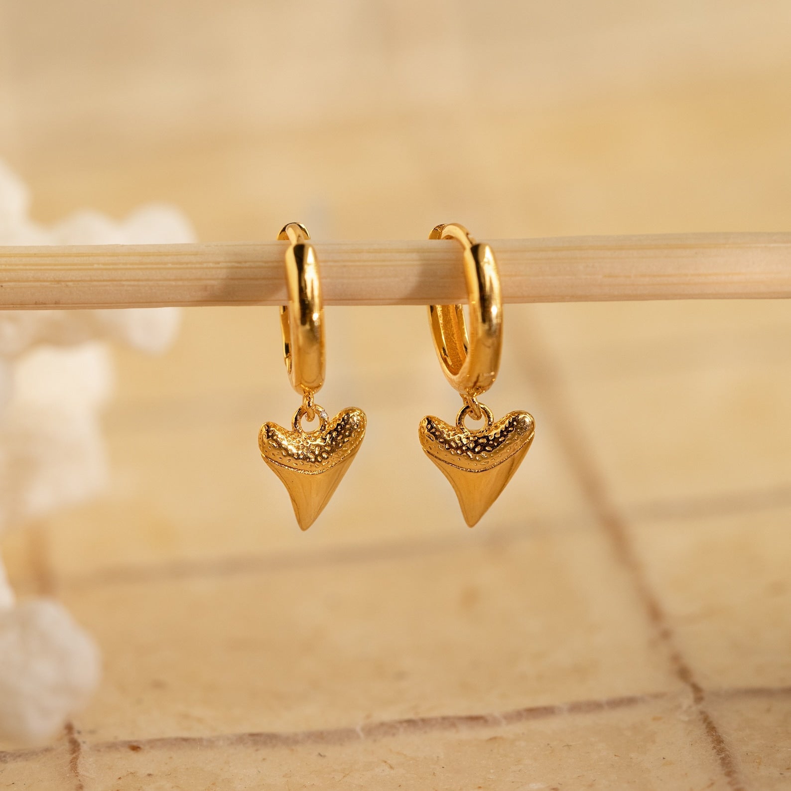 Shark Tooth Huggie Hoop Earrings: Embrace Beach Vibes Year-Round 18K Gold